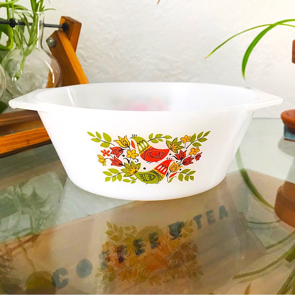 Vintage 60s 70s Arcopal France Milk Glass 1 Qt. Casserole Handled Serving Dish